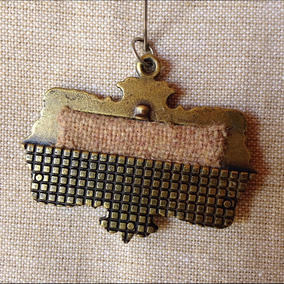 Hand Embroidered Floral Pendant - Picture 4 of 6